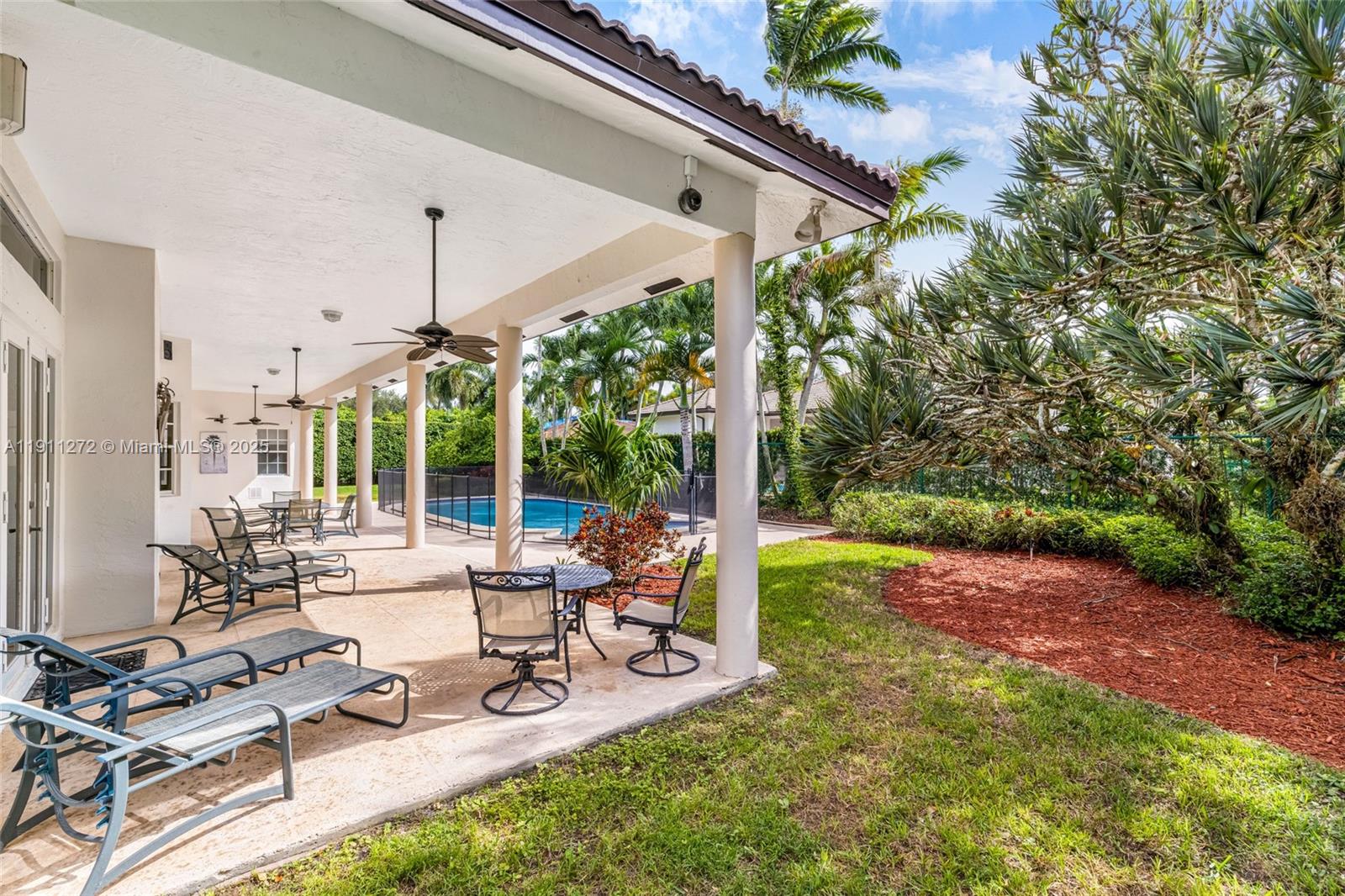 PINECREST MANSIONS - Residential