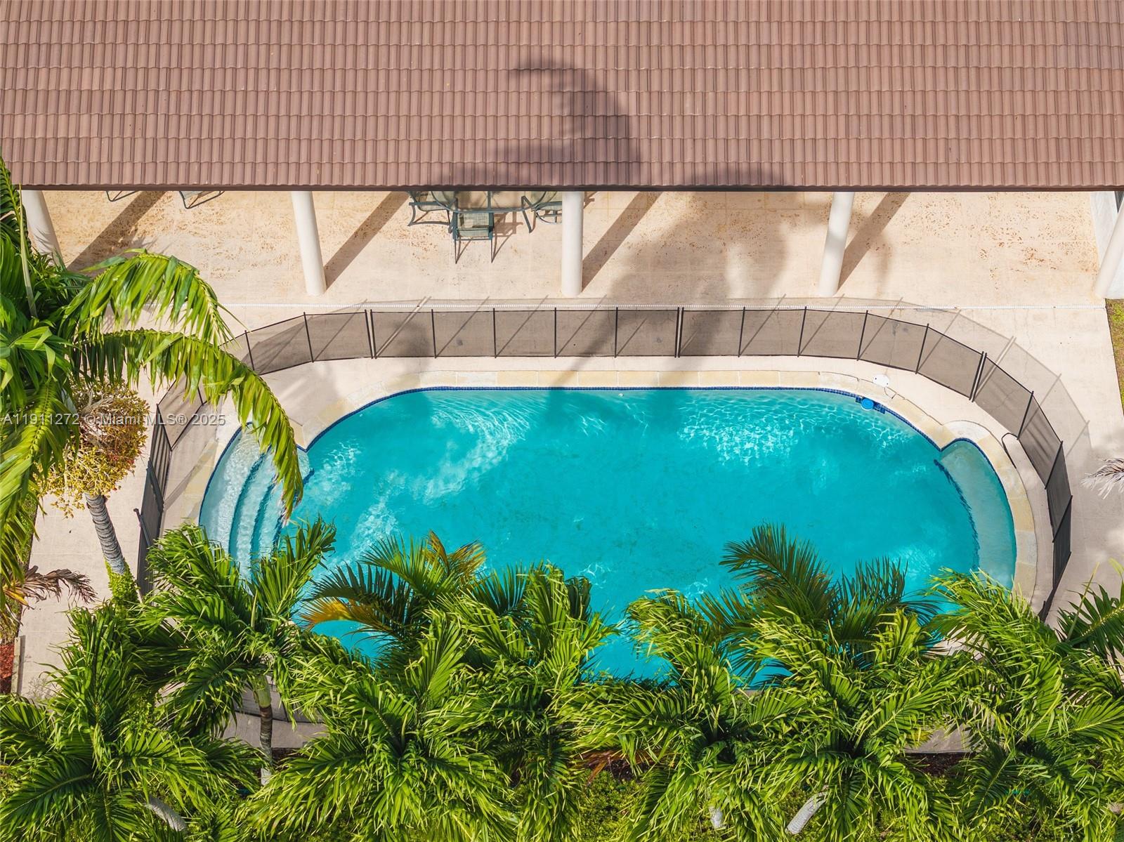 PINECREST MANSIONS - Residential