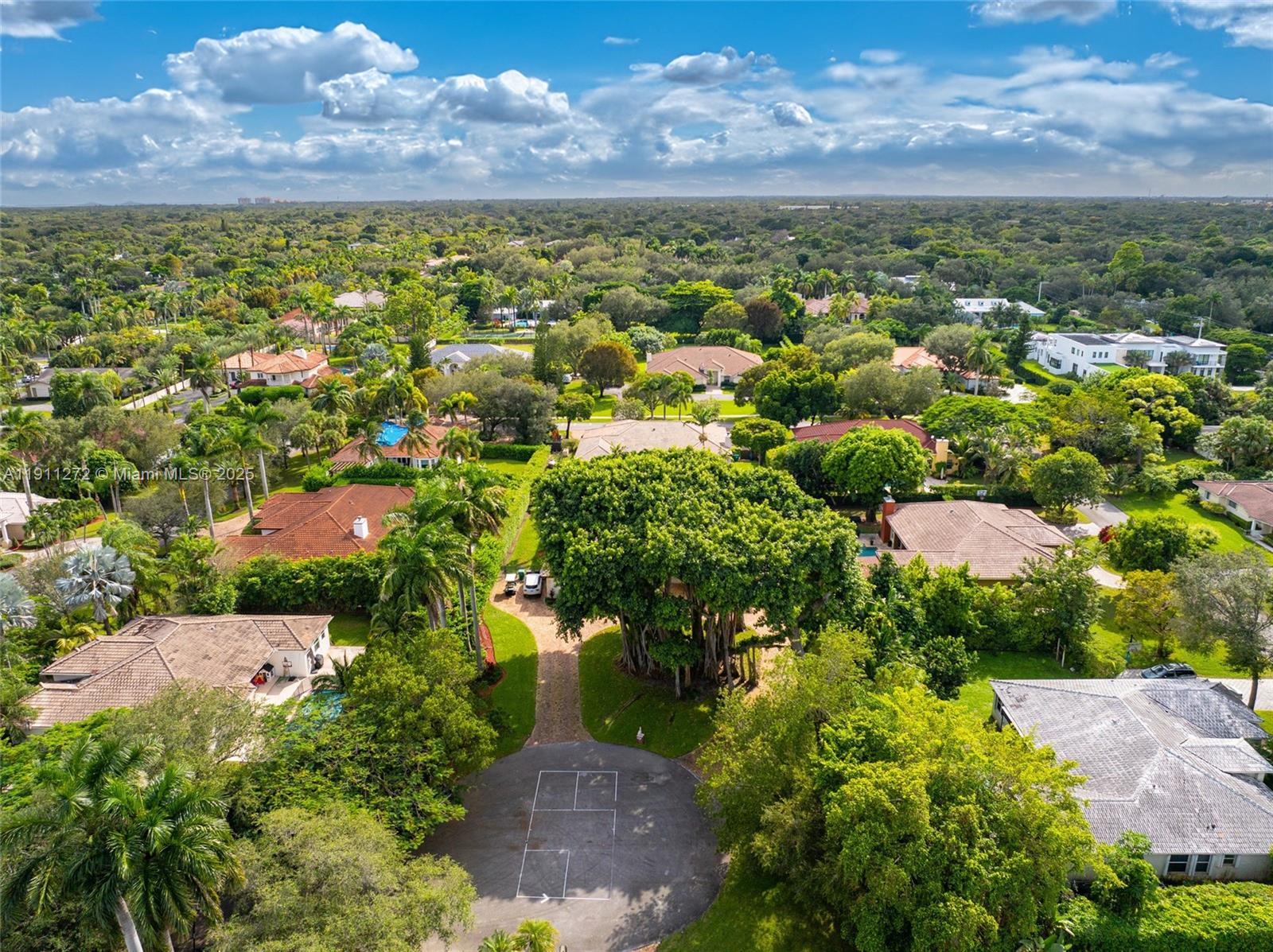 PINECREST MANSIONS - Residential