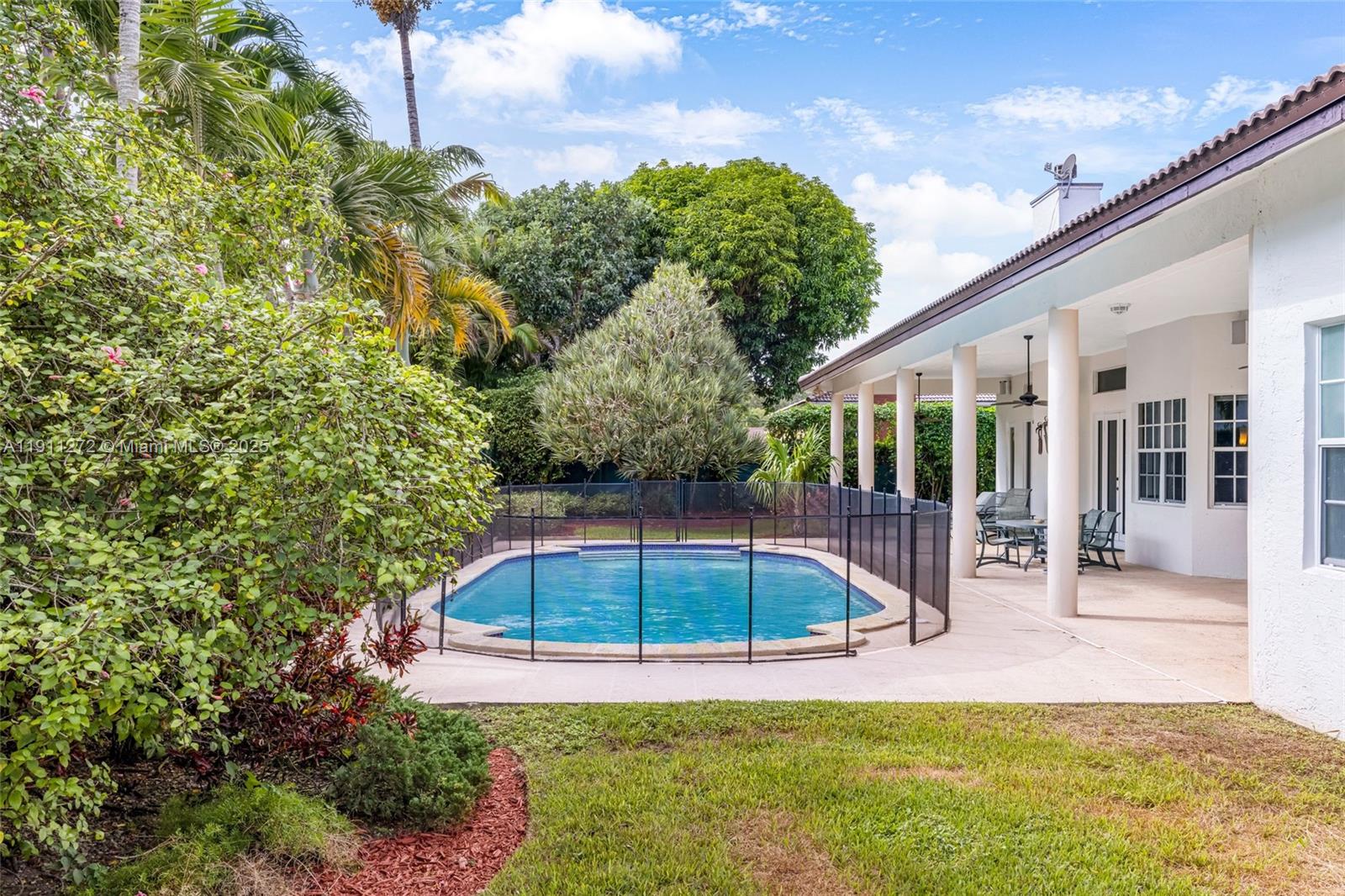 PINECREST MANSIONS - Residential