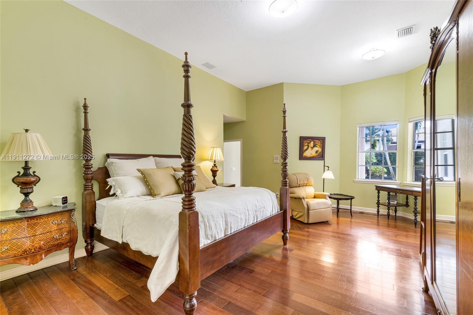 PINECREST MANSIONS - Residential