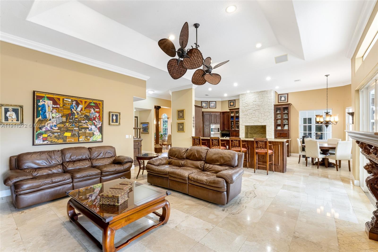 PINECREST MANSIONS - Residential