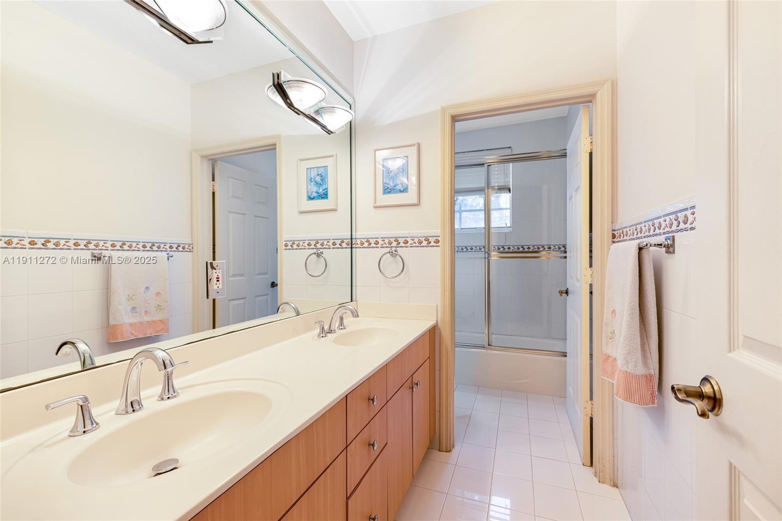 PINECREST MANSIONS - Residential