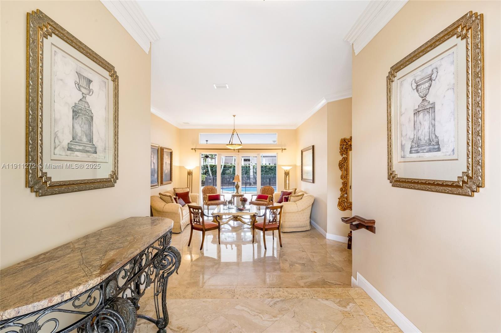 PINECREST MANSIONS - Residential