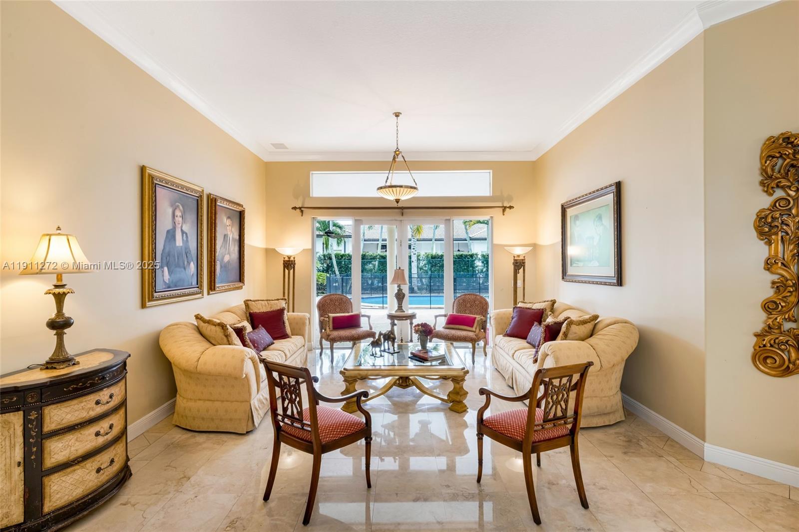 PINECREST MANSIONS - Residential