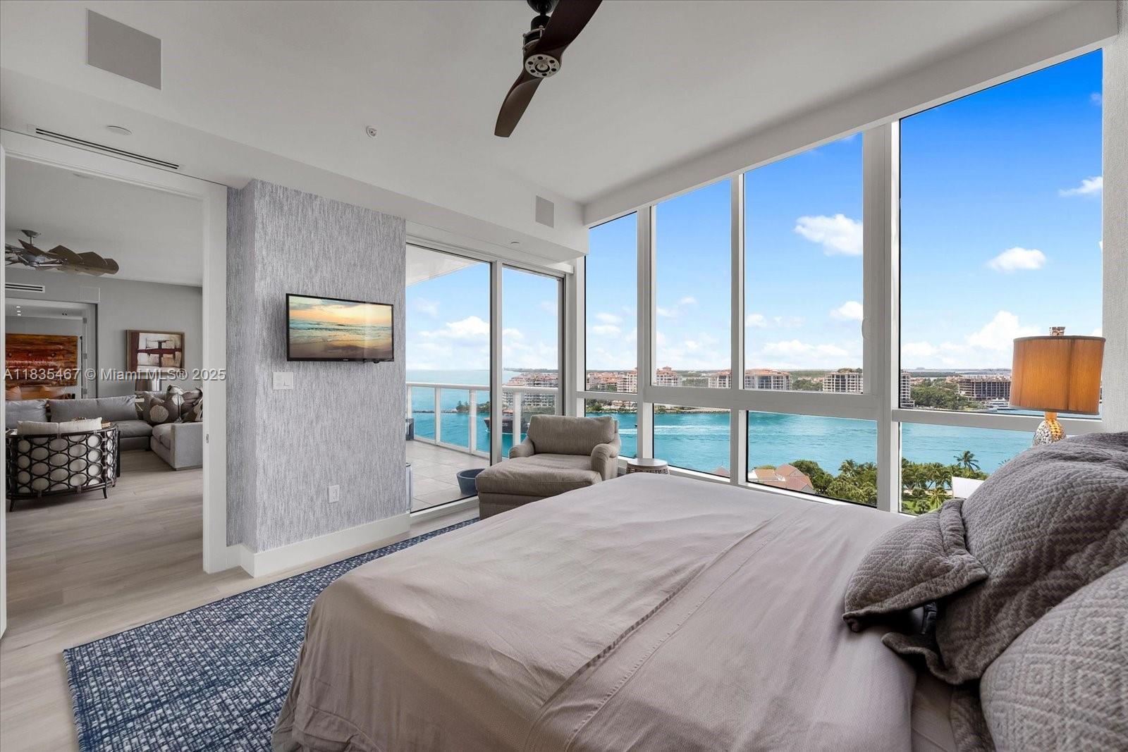 CONTINUUM ON SOUTH BEACH - Residential