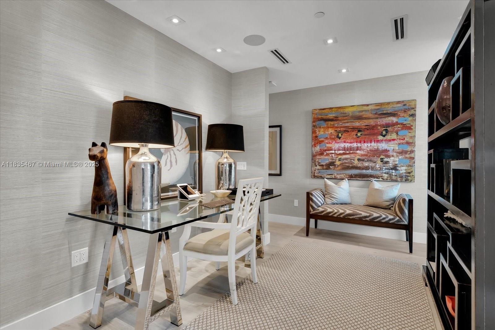 CONTINUUM ON SOUTH BEACH - Residential