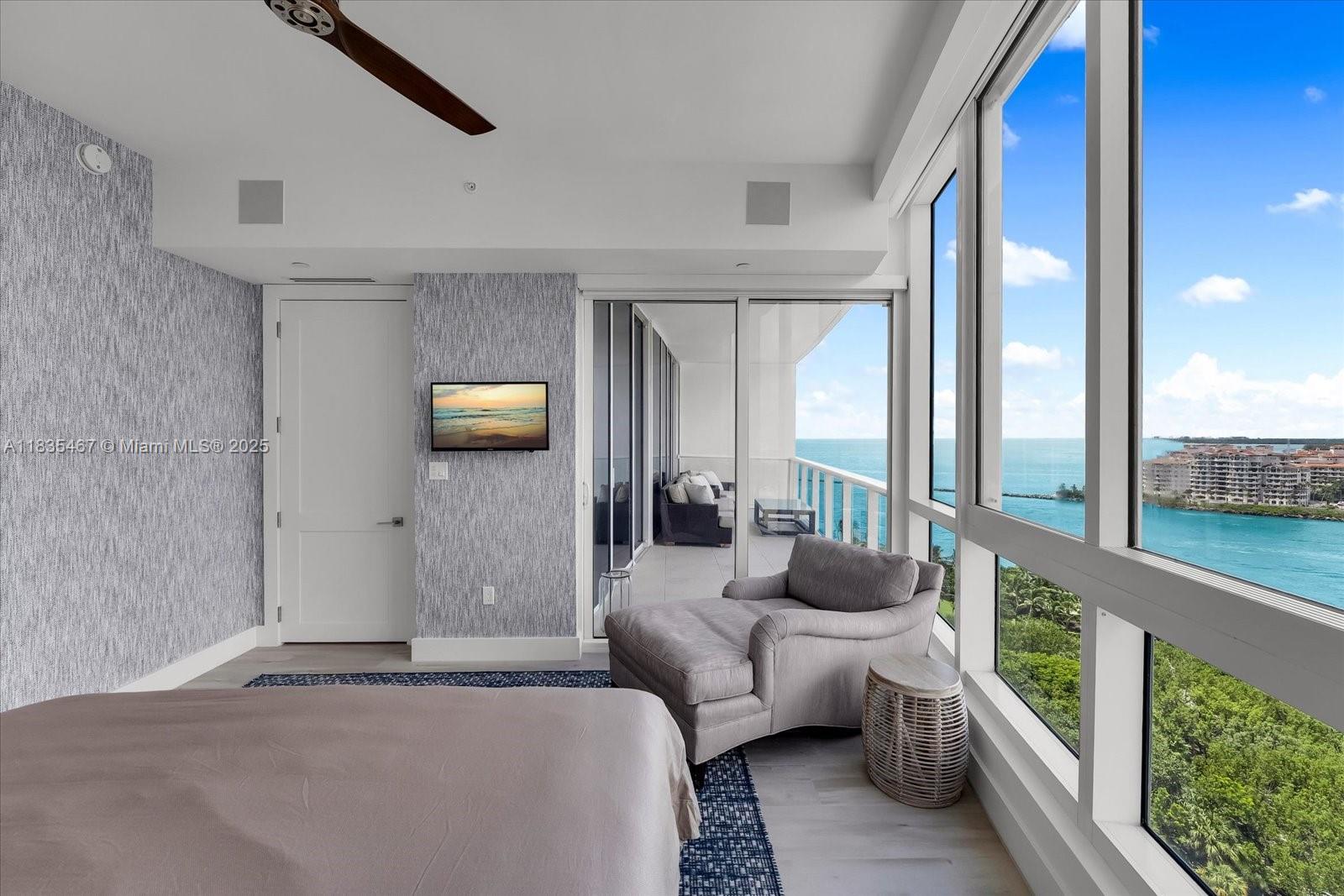 CONTINUUM ON SOUTH BEACH - Residential