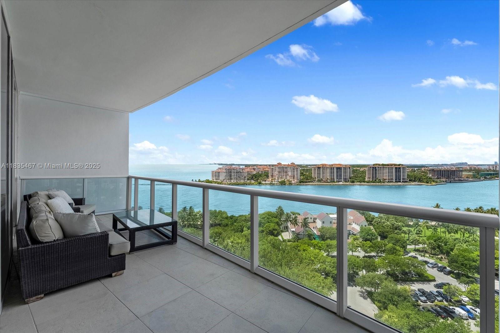 CONTINUUM ON SOUTH BEACH - Residential