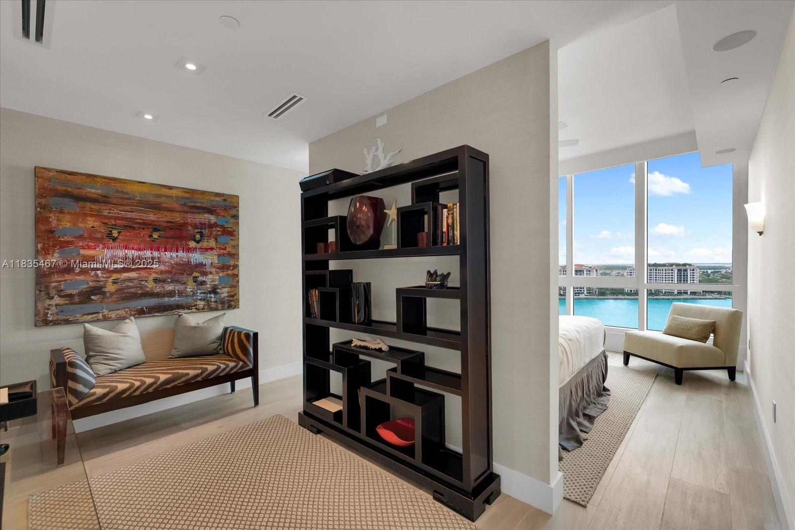 CONTINUUM ON SOUTH BEACH - Residential