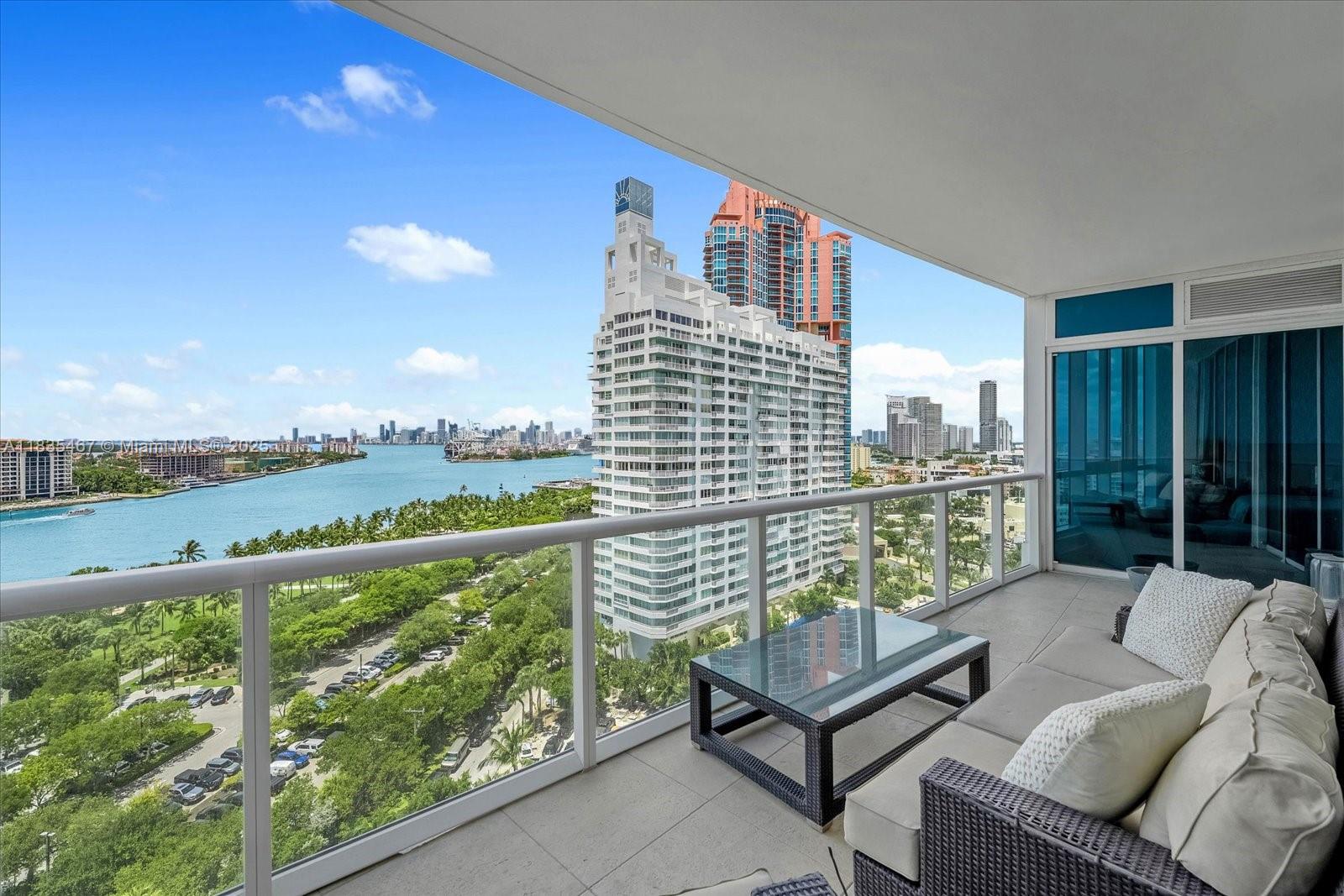 CONTINUUM ON SOUTH BEACH - Residential