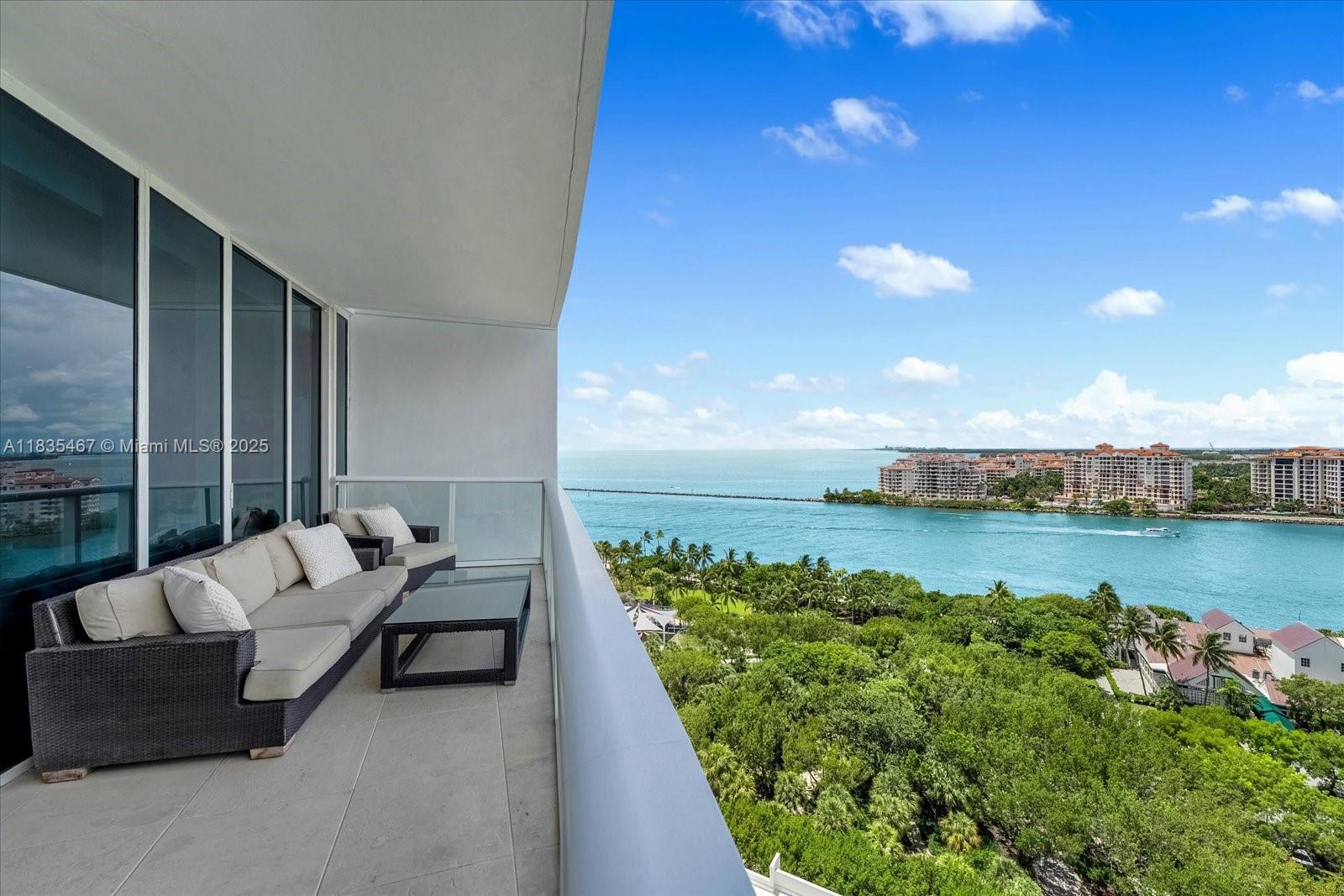 CONTINUUM ON SOUTH BEACH - Residential