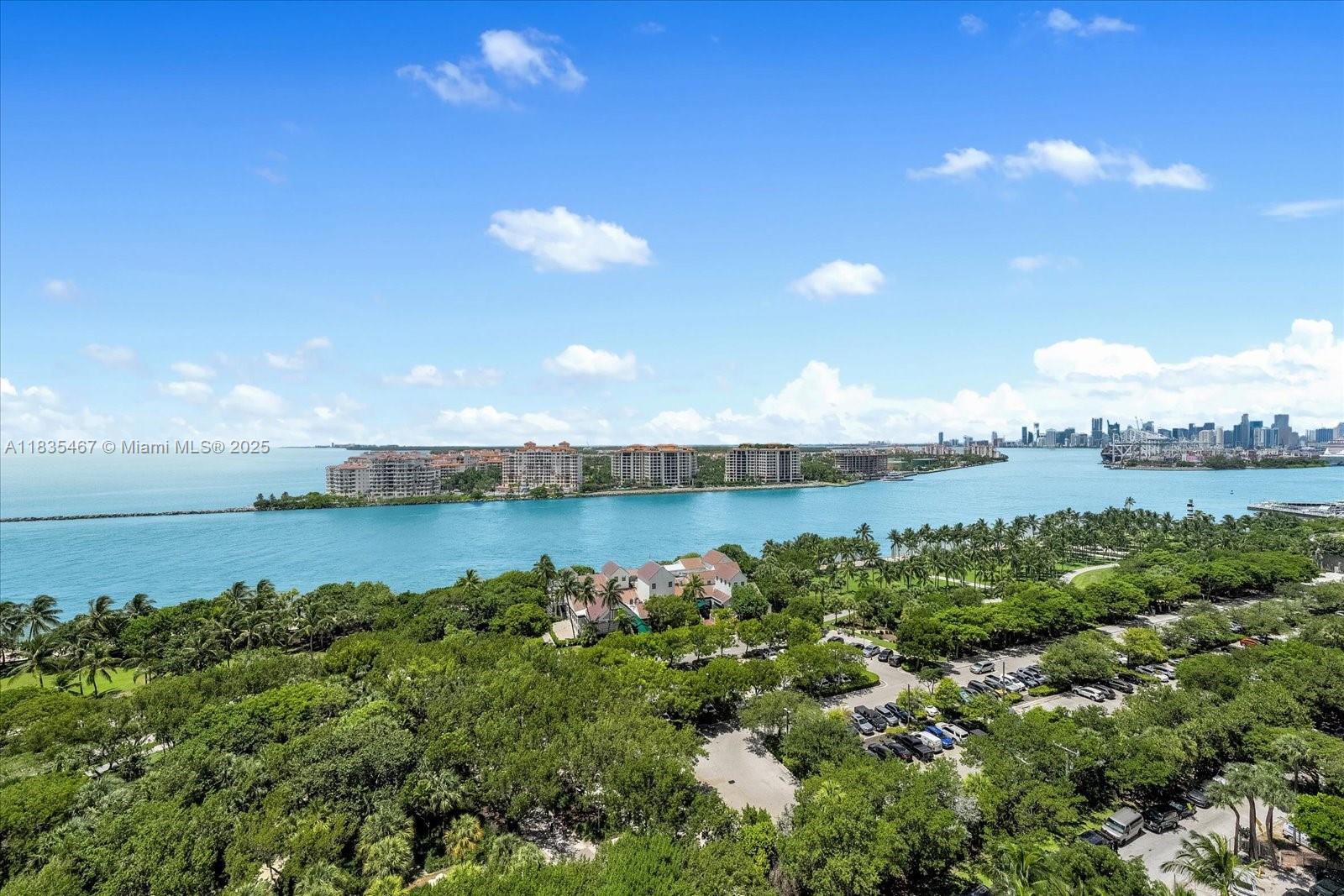 CONTINUUM ON SOUTH BEACH - Residential