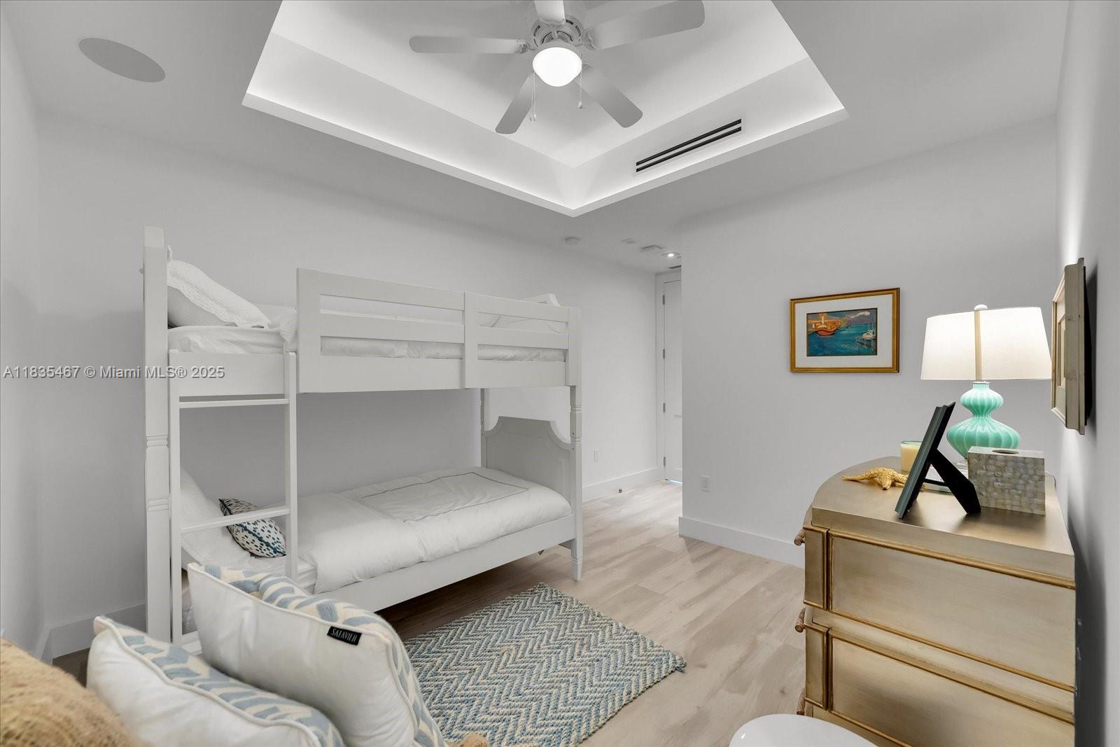 CONTINUUM ON SOUTH BEACH - Residential