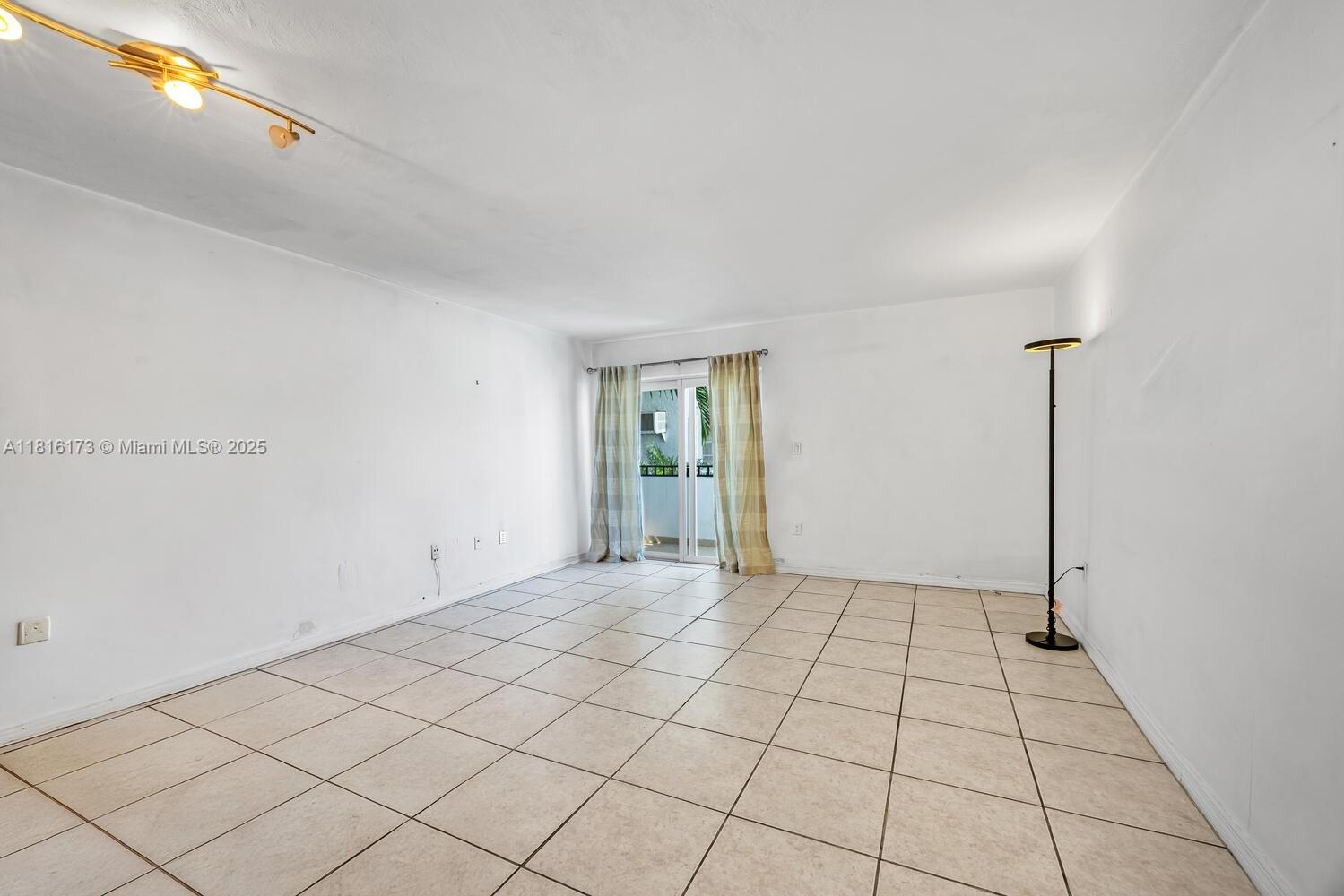2465 SW 18th Ave 3210
