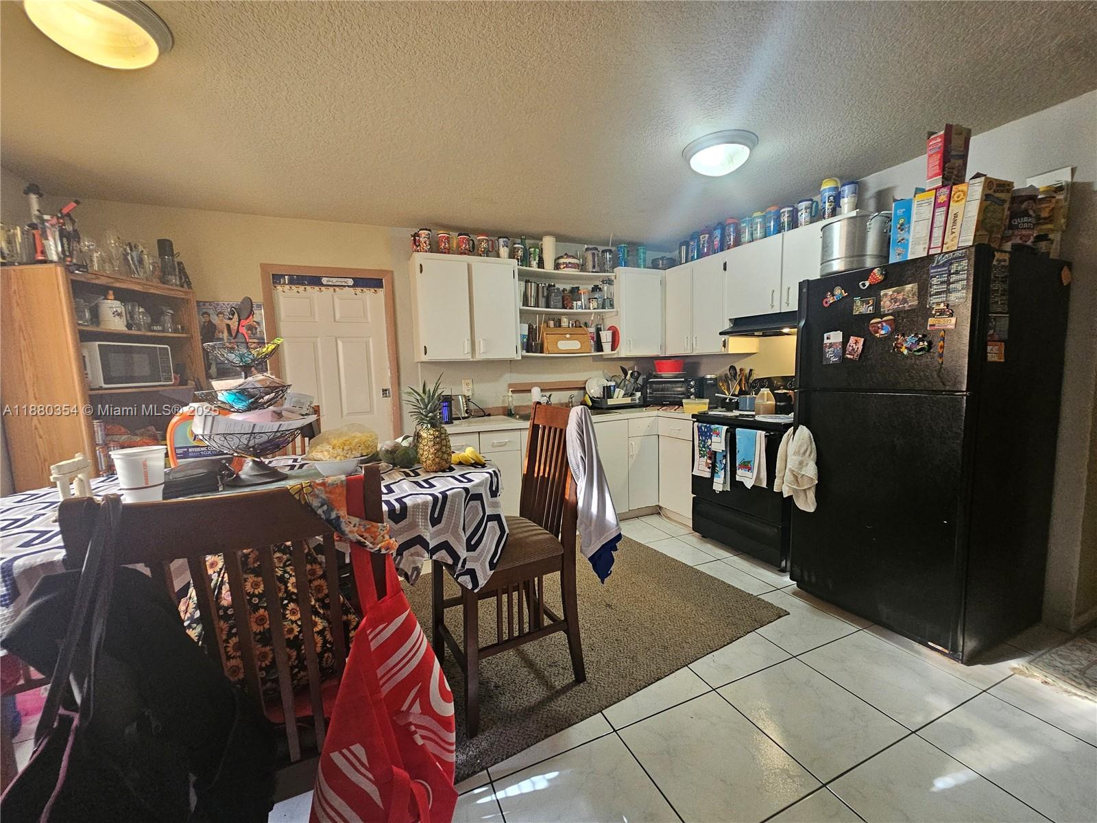 KINGS COURT - Residential