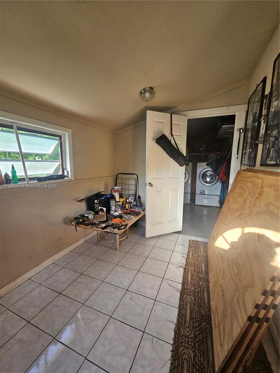 KINGS COURT - Residential