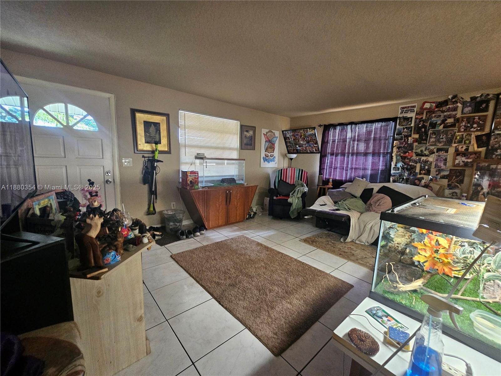 KINGS COURT - Residential