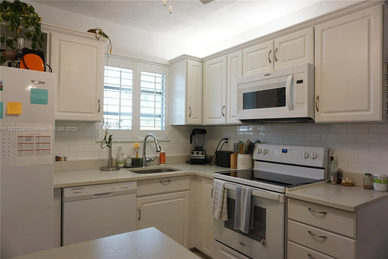 Coral Gables, Florida 33146, United States, 2 Bedrooms Bedrooms, ,1 BathroomBathrooms,Residential,Active,163863