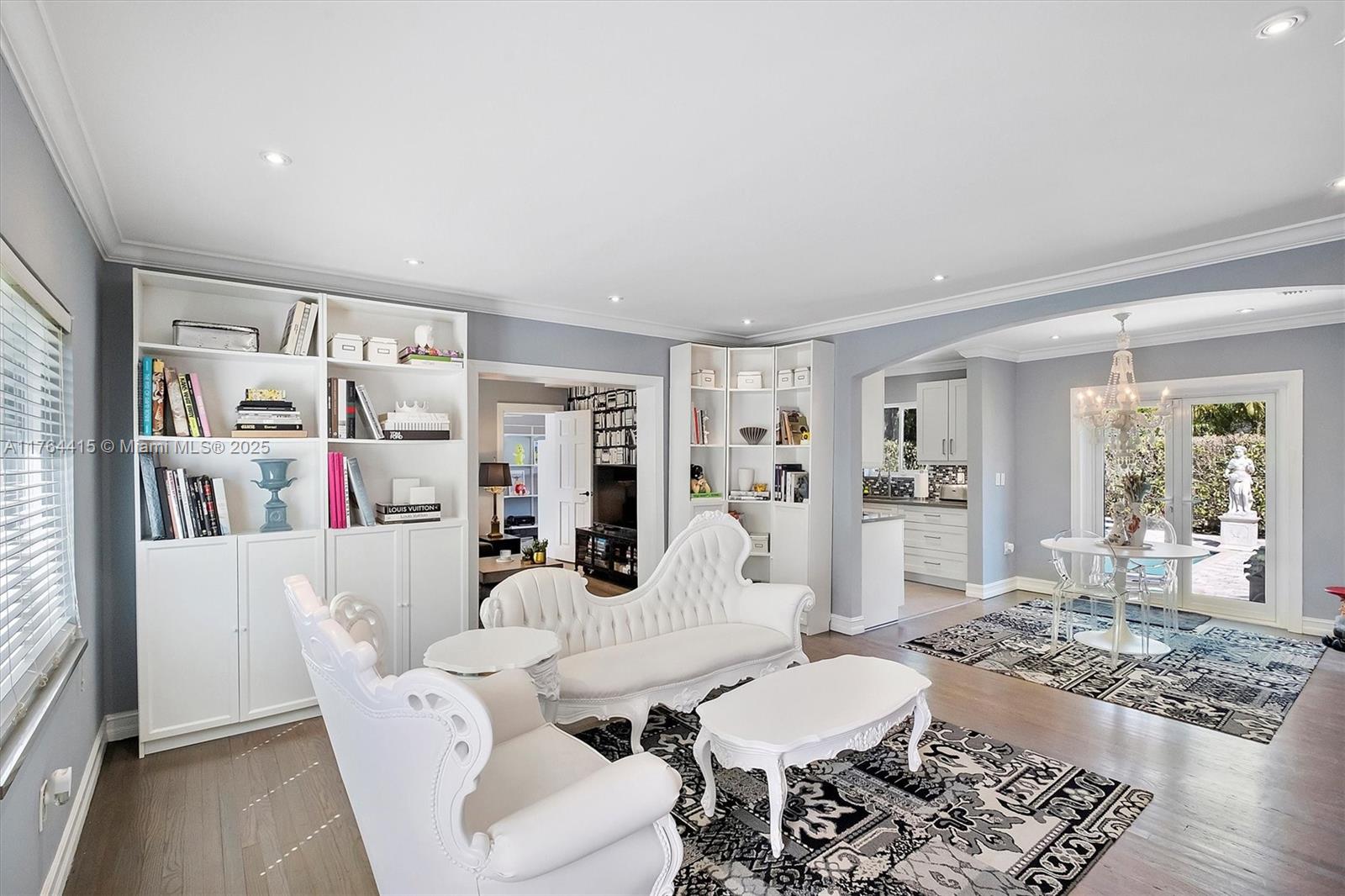 ODELL MANORS - Residential