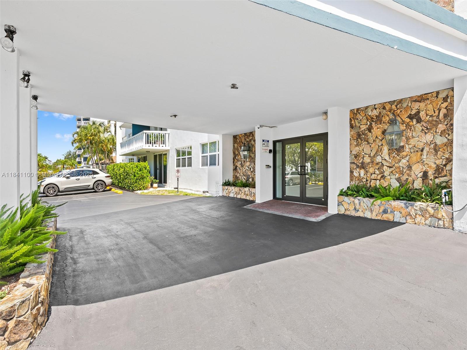 MEADOWBROOK CONDO APTS BL - Residential