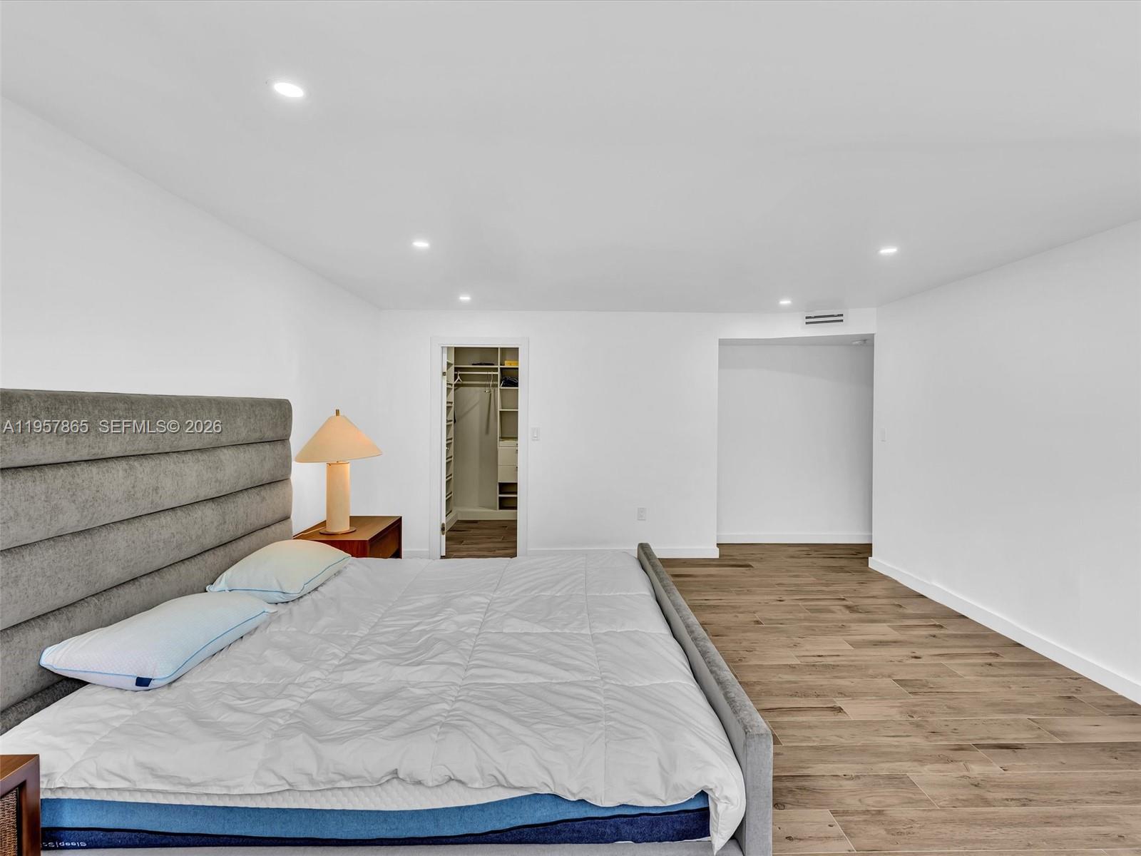 10000 PLAZA CONDO-SOUTH T - Residential Lease