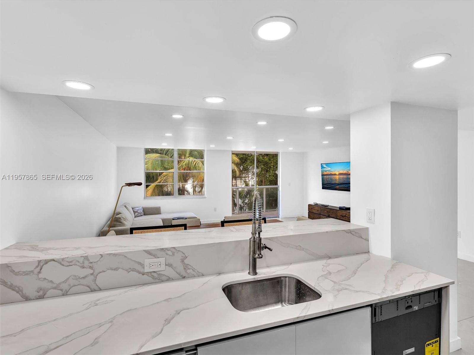 10000 PLAZA CONDO-SOUTH T - Residential Lease