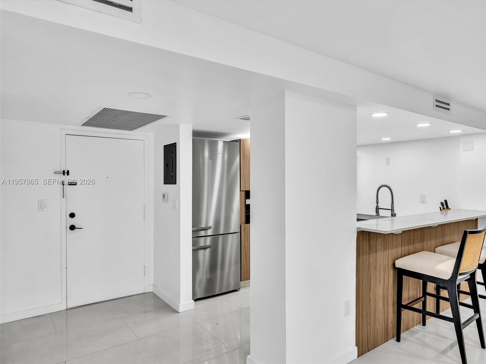 10000 PLAZA CONDO-SOUTH T - Residential Lease