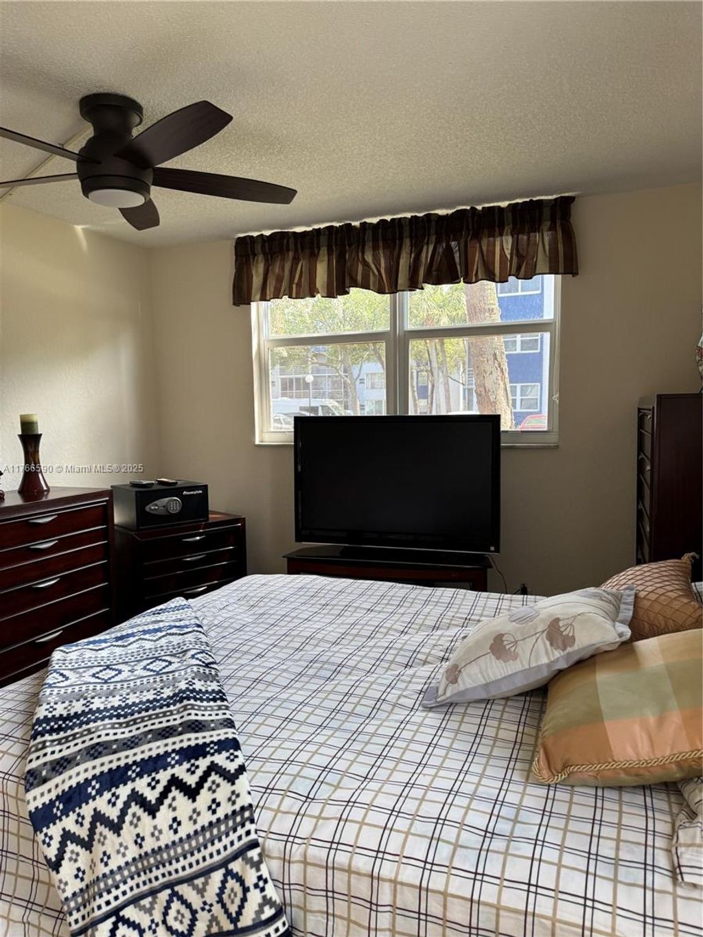 listing image 83