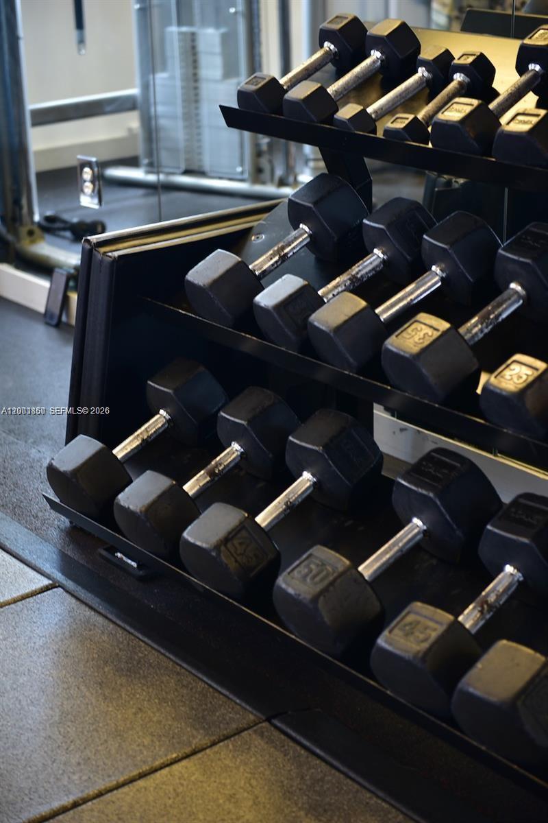 MIDBLOCK MIAMI CONDO - Residential