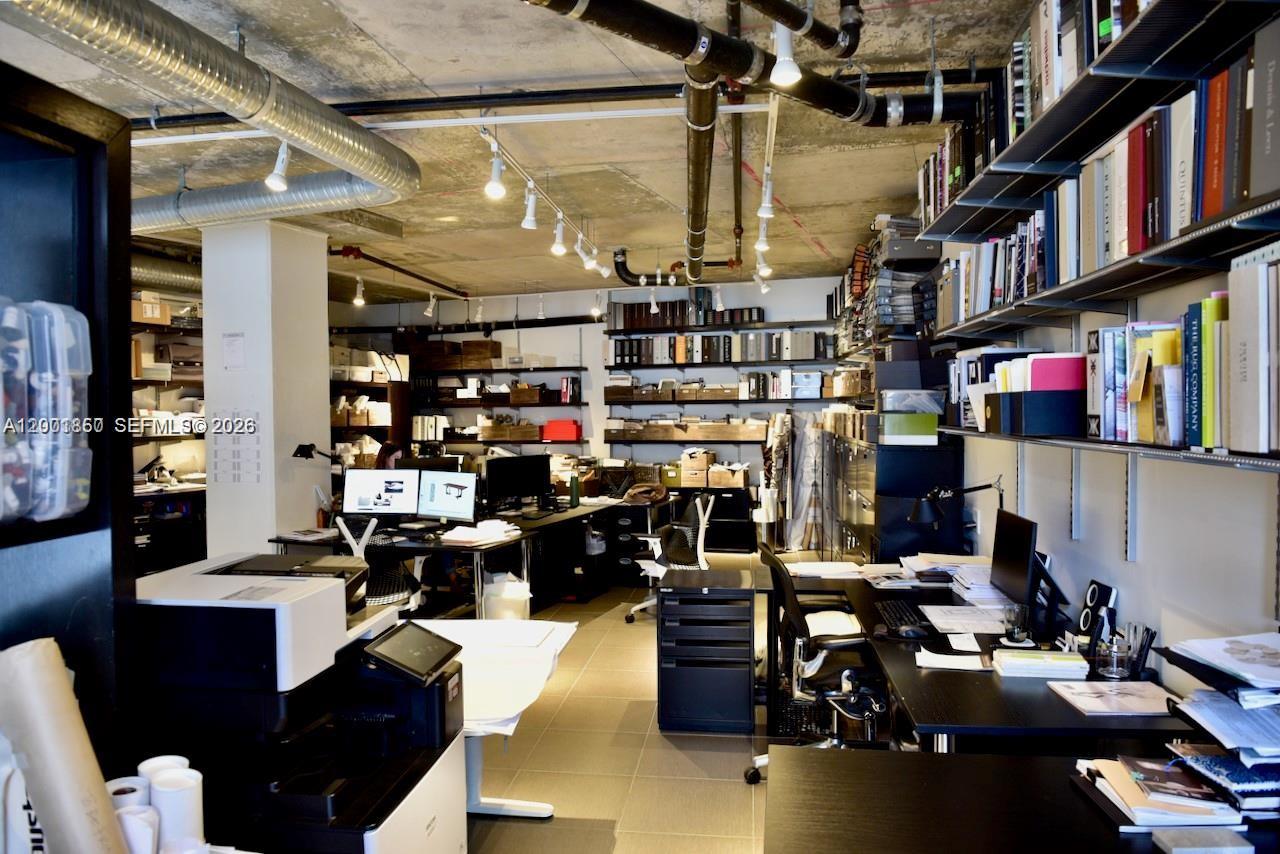 MIDBLOCK MIAMI CONDO - Residential