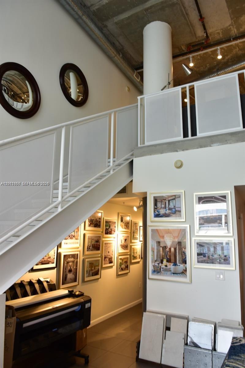 MIDBLOCK MIAMI CONDO - Residential