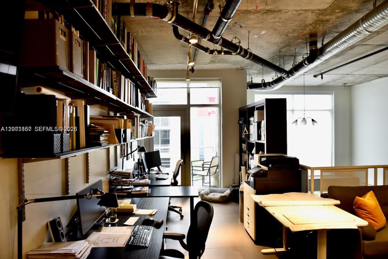 MIDBLOCK MIAMI CONDO - Residential