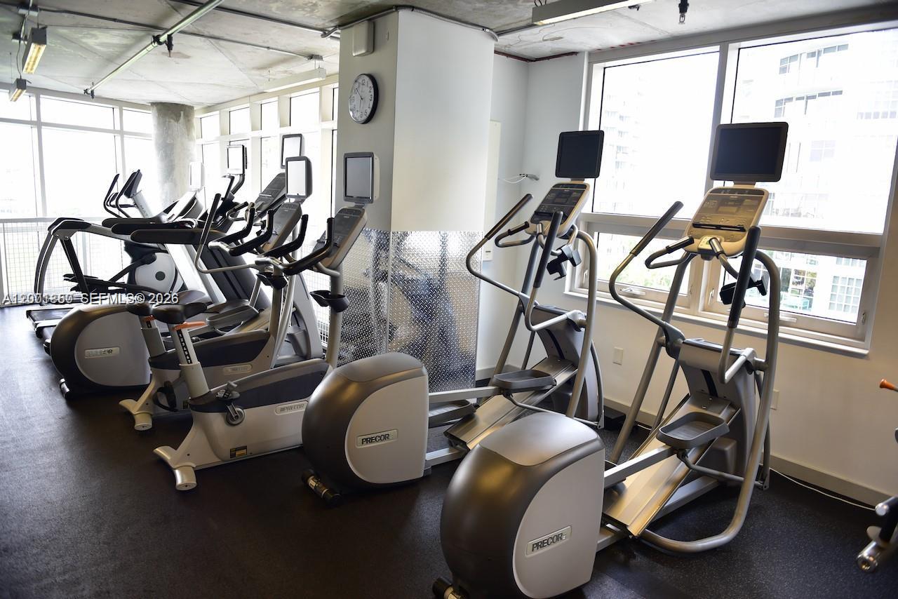 MIDBLOCK MIAMI CONDO - Residential