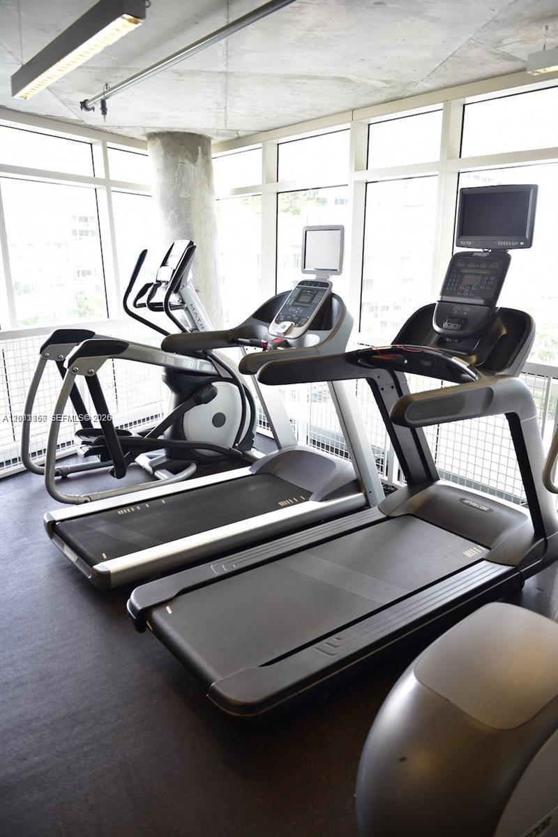 MIDBLOCK MIAMI CONDO - Residential