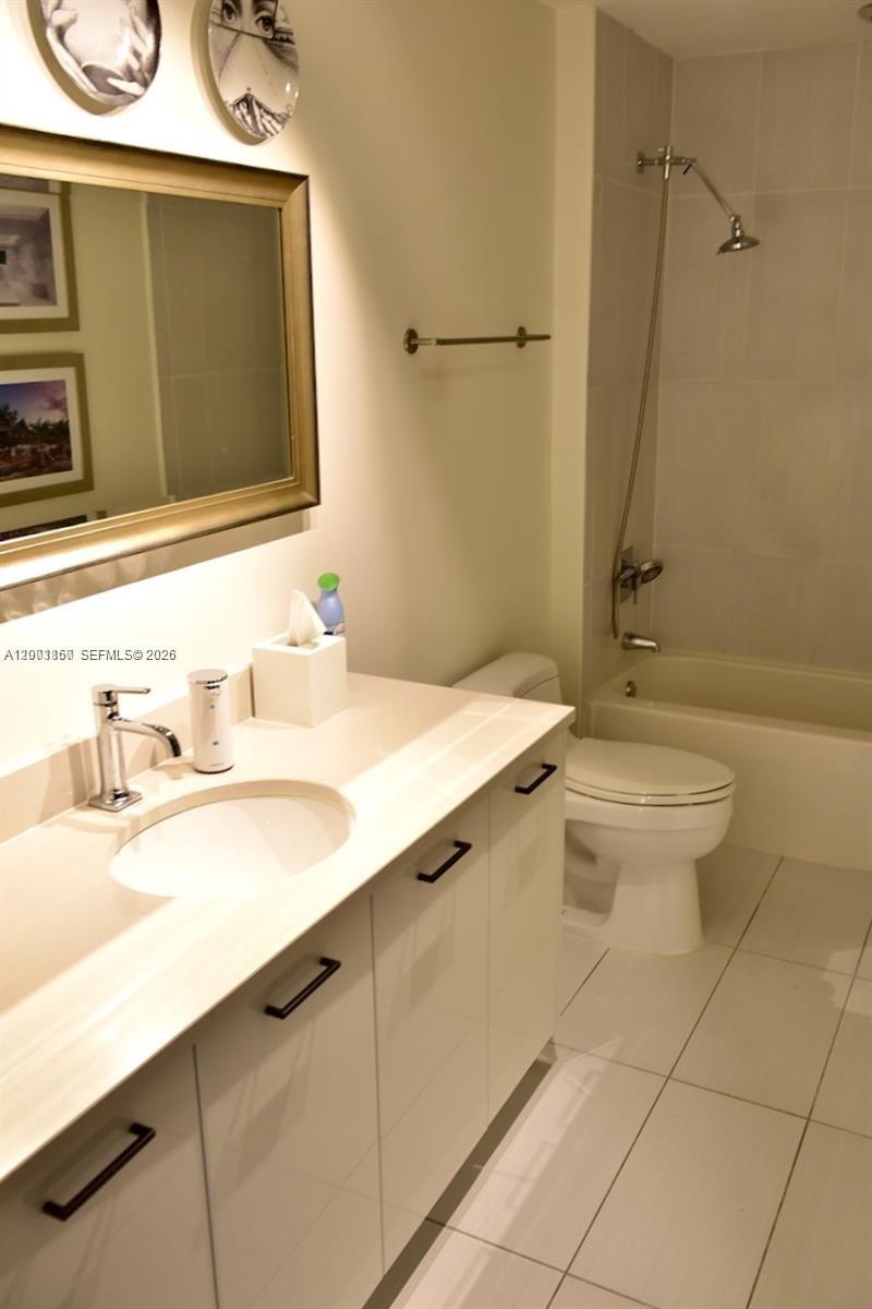 MIDBLOCK MIAMI CONDO - Residential