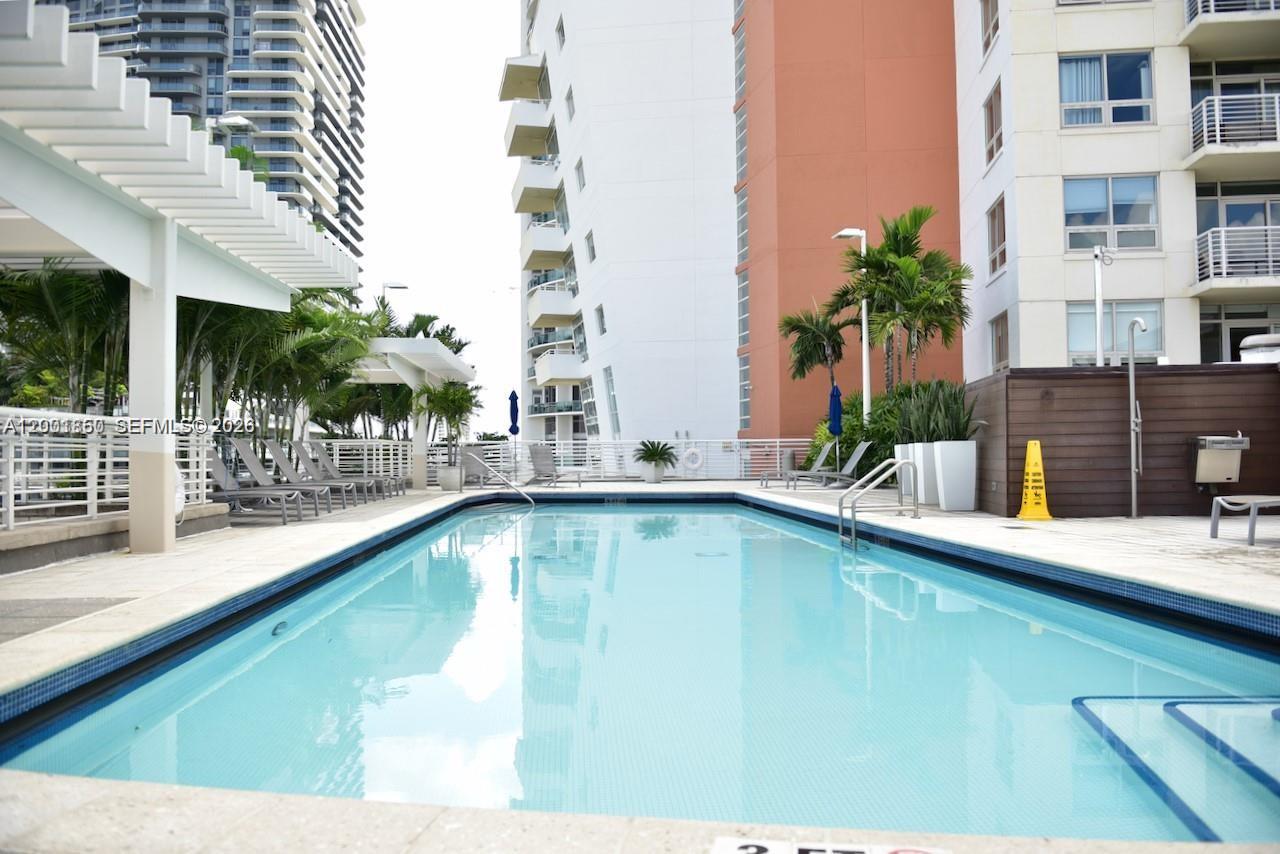 MIDBLOCK MIAMI CONDO - Residential
