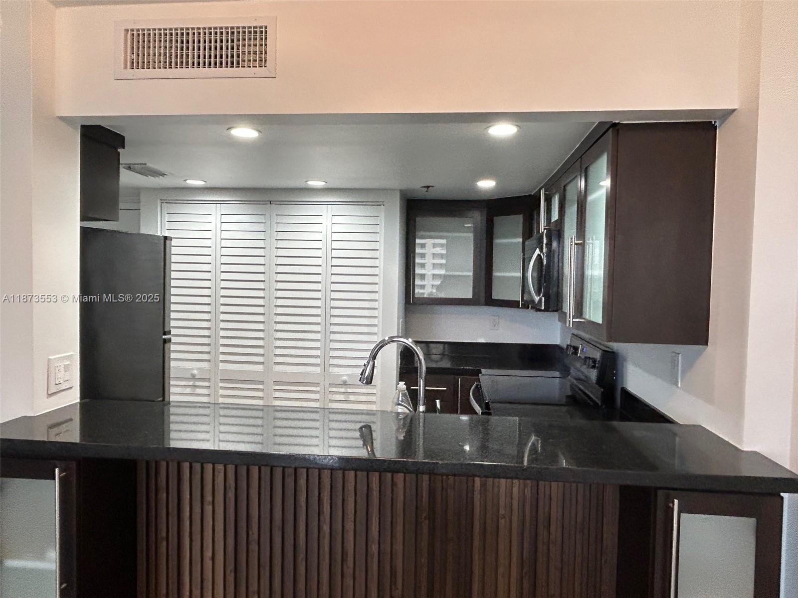 BRICKELL KEY II CONDO - Residential Lease