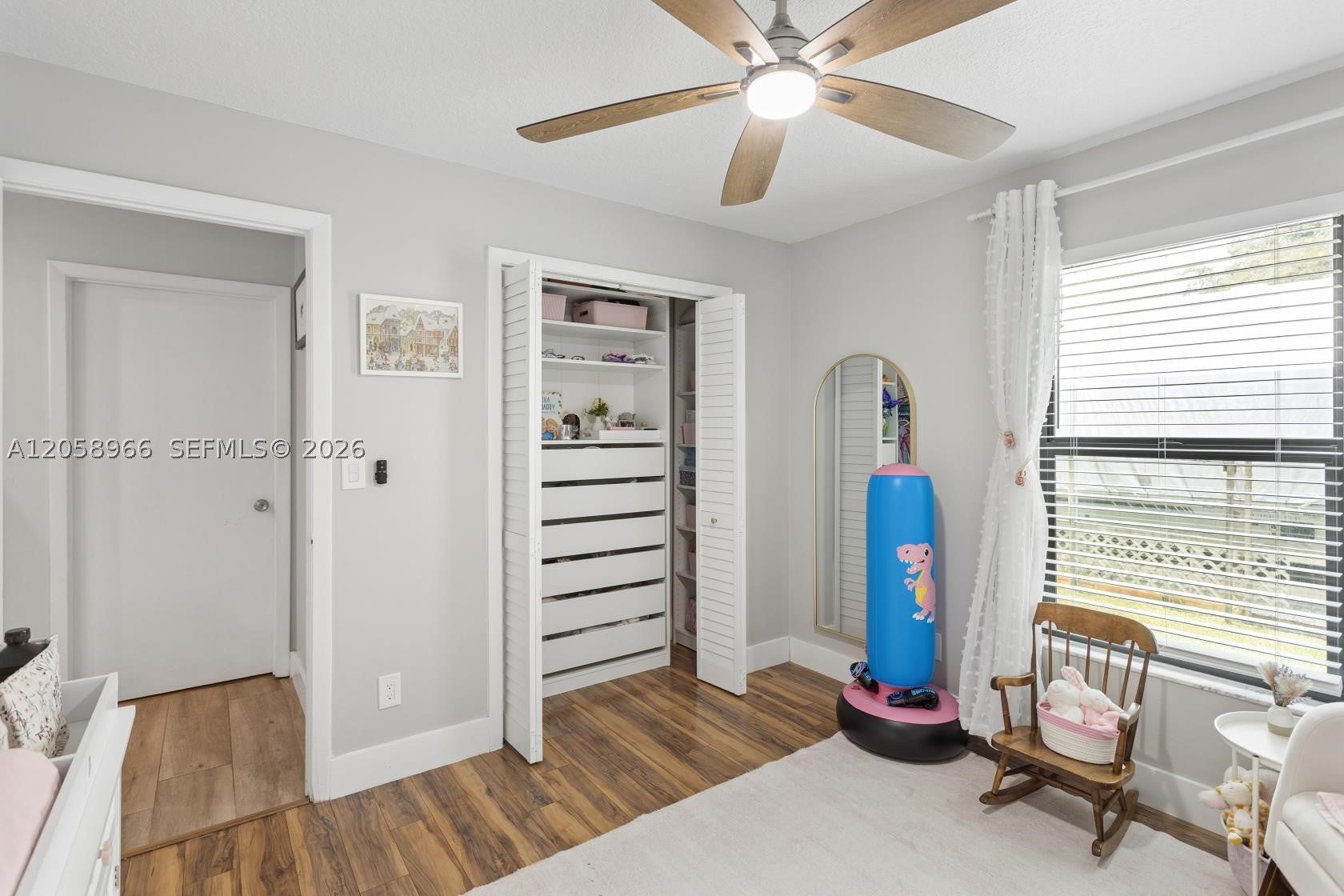 16282 E Downers