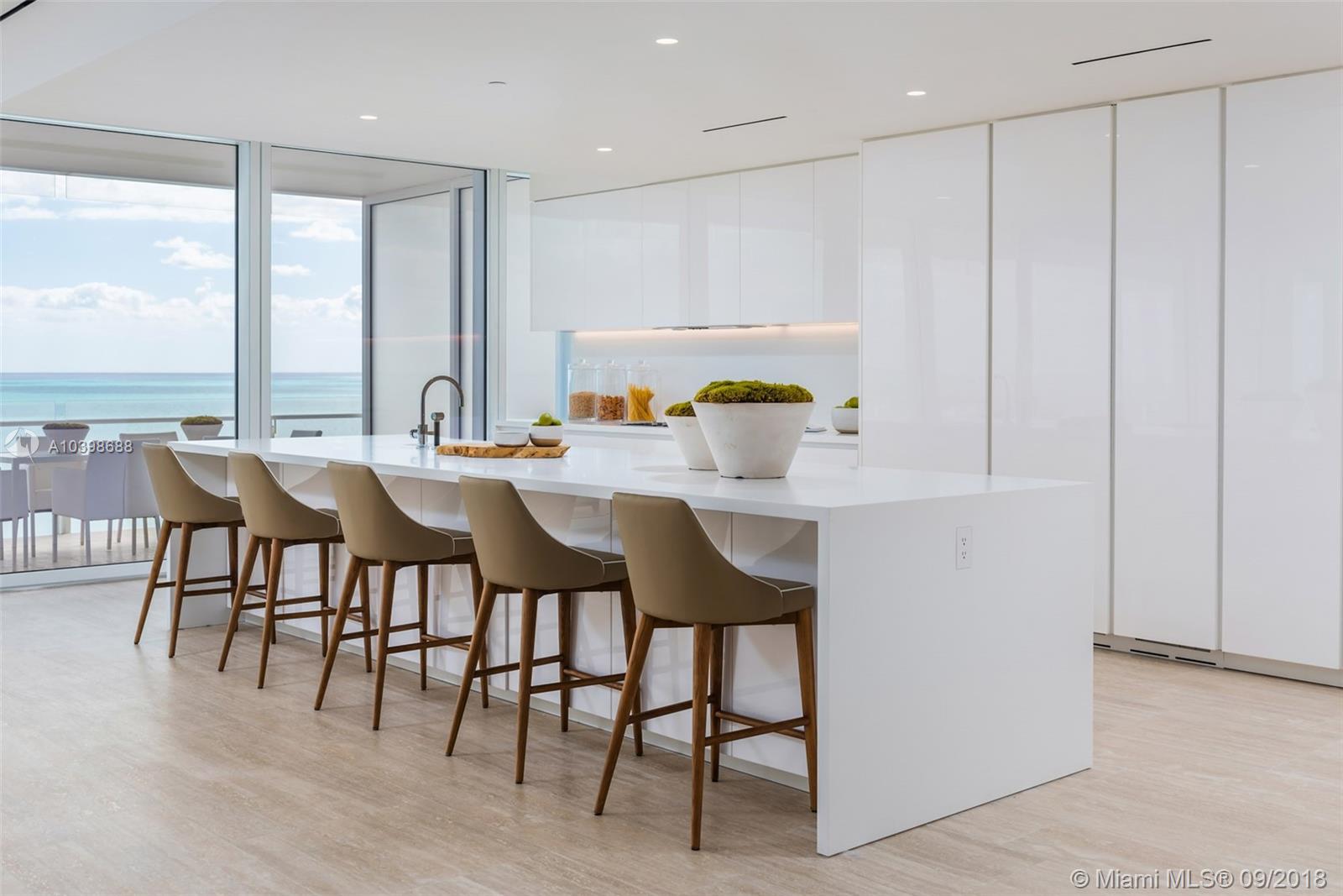 Surf Club Four Seasons - Residential