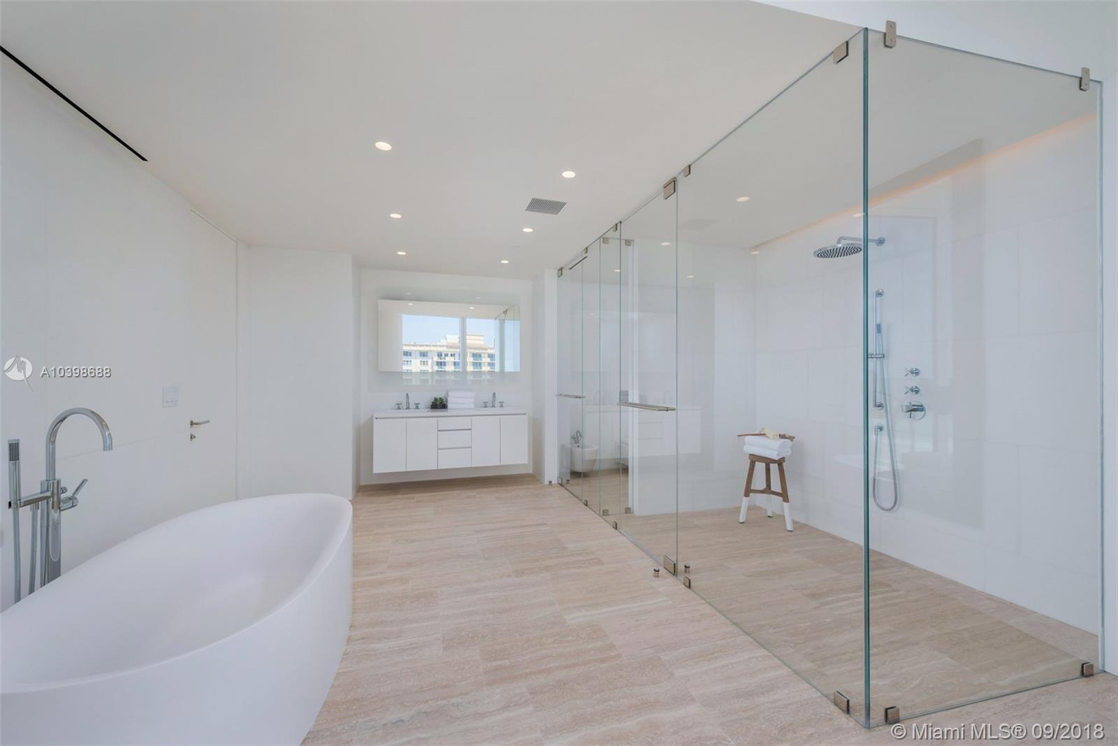 Surf Club Four Seasons - Residential