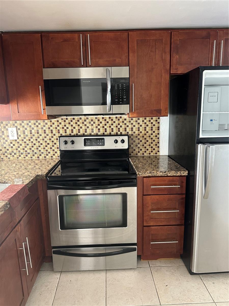 TALL TREES CONDO - Residential Lease