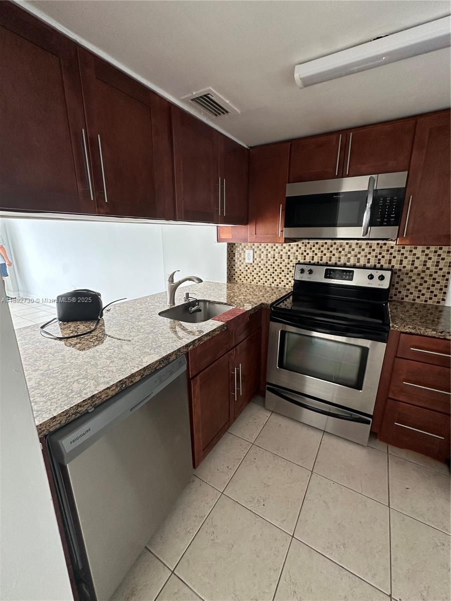 TALL TREES CONDO - Residential Lease