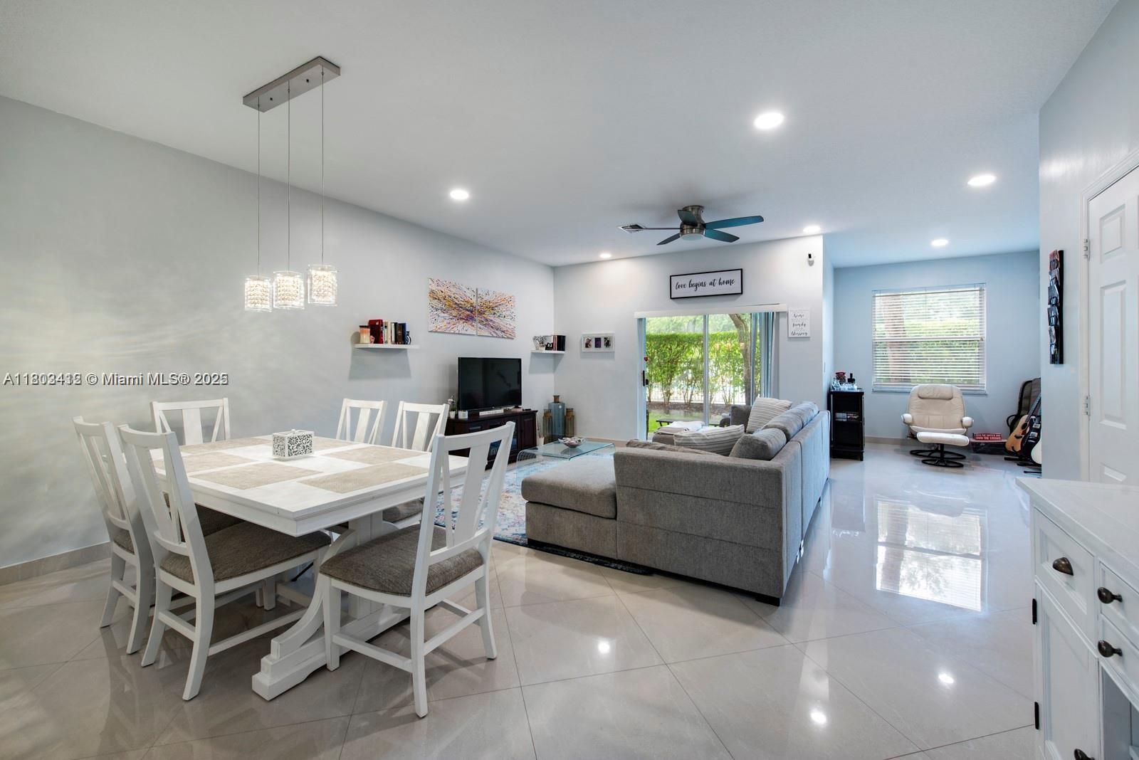 CRESTWOOD AT CAROLINA CON - Residential