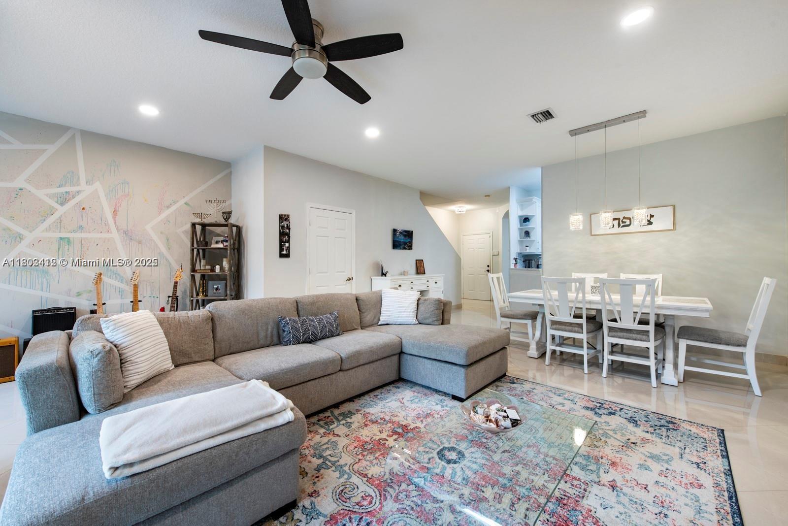 CRESTWOOD AT CAROLINA CON - Residential