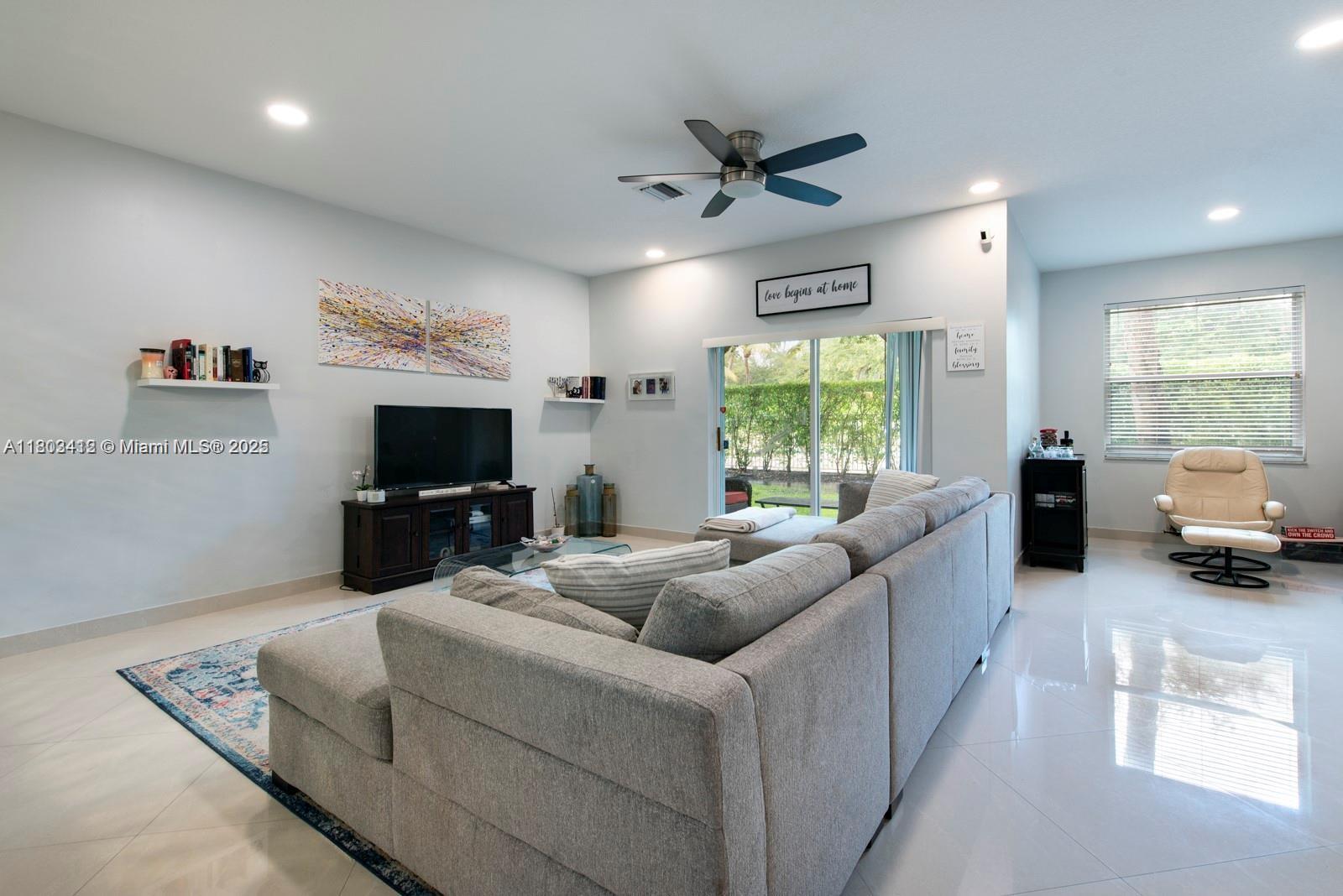 CRESTWOOD AT CAROLINA CON - Residential