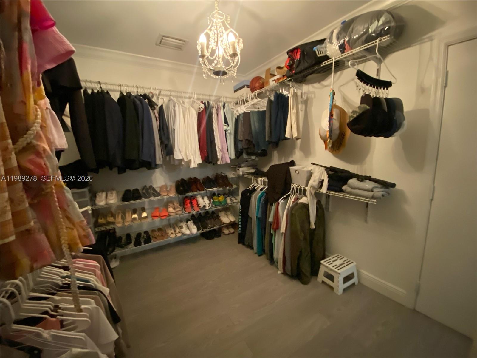 CORAL REEF ESTATES - Residential