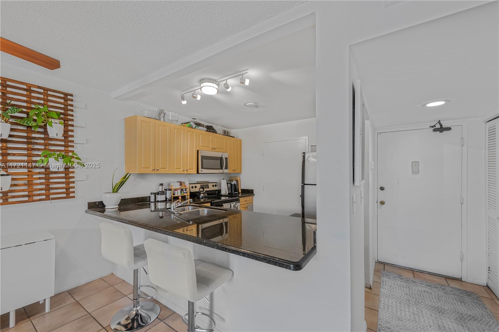 401 Ocean Dr 302