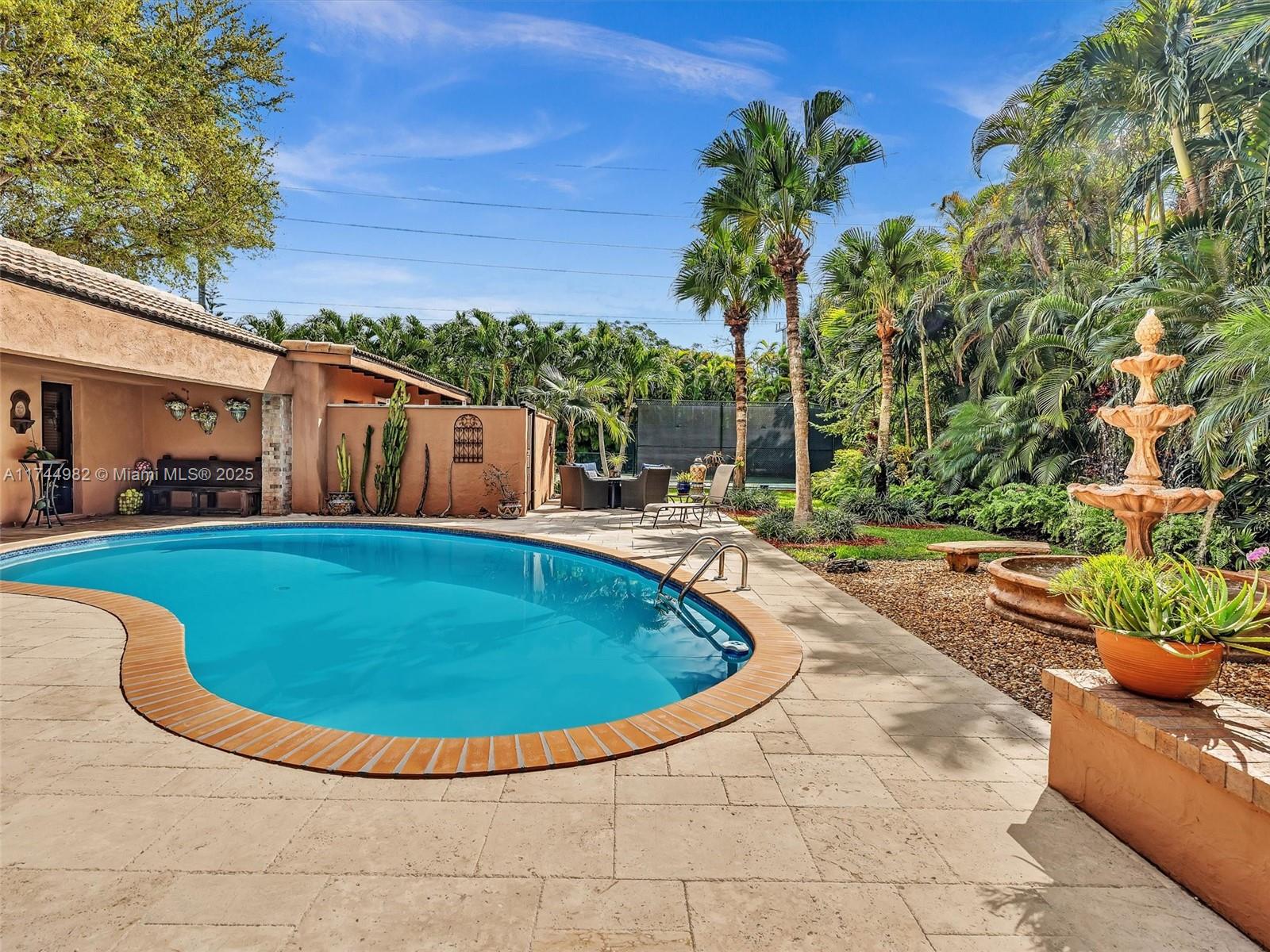 6200 Sw 112th St, Pinecrest, Miami-Dade County, Florida - 4 Bedrooms  
4 Bathrooms - 