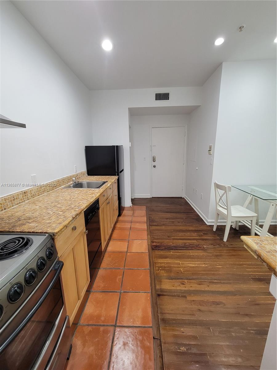HAMILTON CONDO - Residential Lease